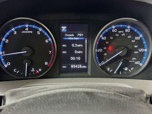 Used 2018 Toyota RAV4 XLE image 31