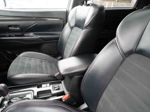 Used 2020 Mitsubishi Outlander LE image 10