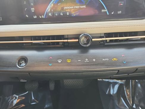Used 2023 Nissan Ariya AWD image 28