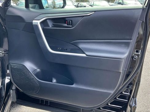 Used 2025 Toyota RAV4 LE AWD/4WD image 12