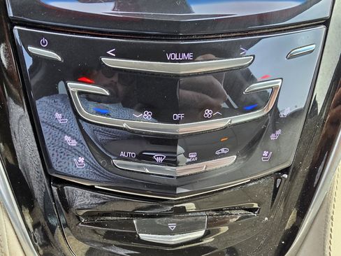 Used 2020 Cadillac Escalade Luxury image 23