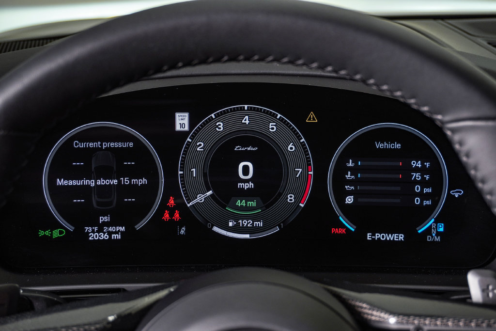 Certified 2025 Porsche Cayenne Turbo AWD/4WD image 22