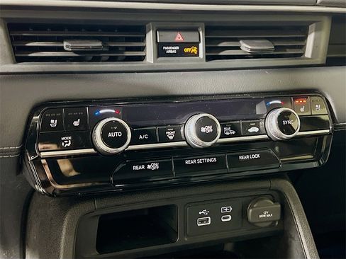 Used 2024 Honda Pilot Elite image 16