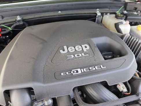 Used 2021 Jeep Wrangler Unlimited Sport AWD/4WD image 6