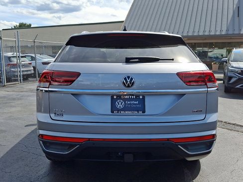 Certified 2022 Volkswagen Atlas Cross Sport SE w/ Black Wheel Package AWD/4WD image 5