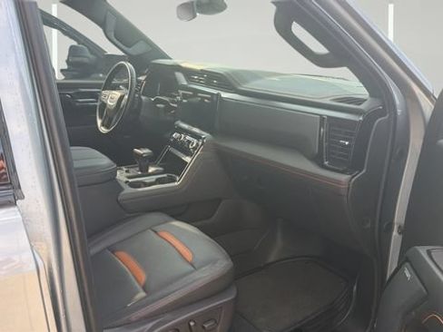 Used 2024 GMC Sierra 1500 AT4 w/ AT4 Preferred Package AWD/4WD image 9