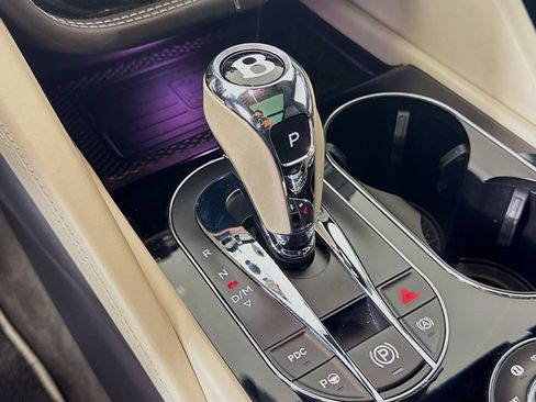 Certified 2023 Bentley Bentayga AWD/4WD image 15