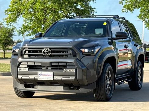 Used 2025 Toyota 4Runner SR5 AWD/4WD image 3