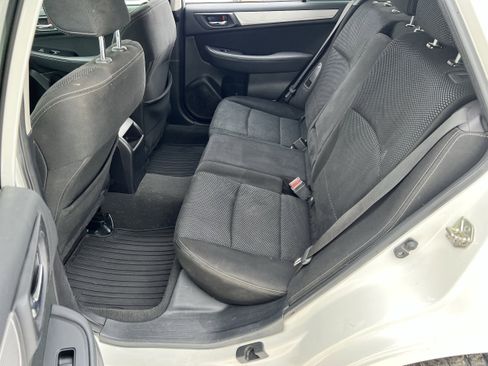 Used 2017 Subaru Outback 2.5i Premium image 12