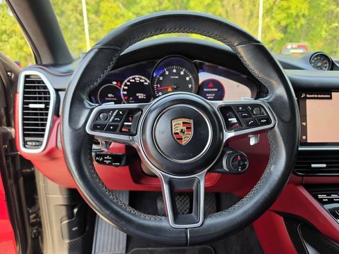 Certified 2023 Porsche Cayenne Coupe AWD/4WD image 30