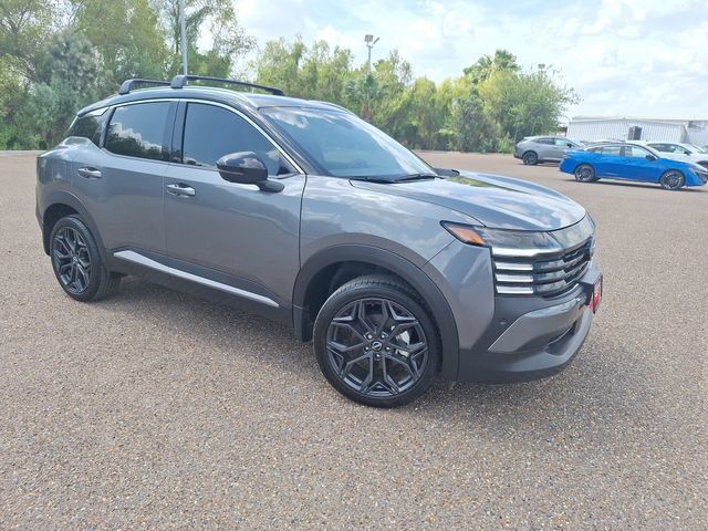 Used 2025 Nissan Kicks SR FWD image 1