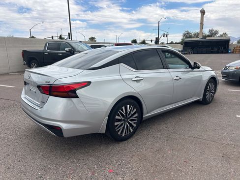 Used 2023 Nissan Altima 2.5 SV FWD image 4