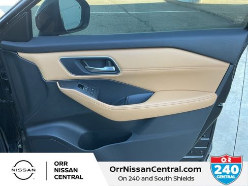 Used 2023 Nissan Rogue Platinum image 10