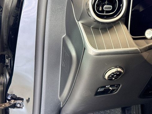 Used 2026 Mercedes-Benz GLC 300 image 10