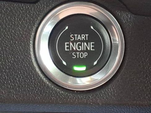 Used 2025 Chevrolet Traverse LT AWD/4WD image 22