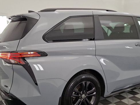Used 2025 Toyota Sienna XSE w/ XSE Premium Package AWD/4WD image 4
