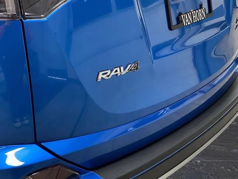 Used 2018 Toyota RAV4 XLE image 31
