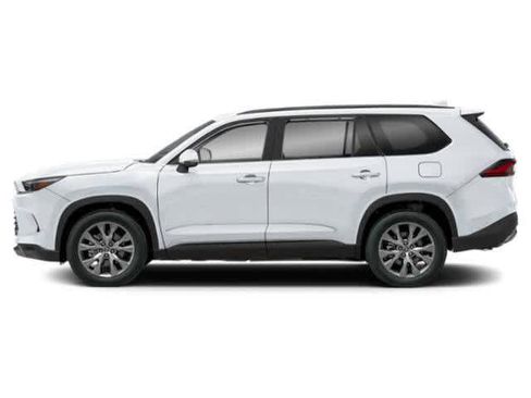 Used 2024 Toyota Grand Highlander AWD image 3