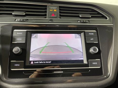 Used 2020 Volkswagen Tiguan S FWD image 23