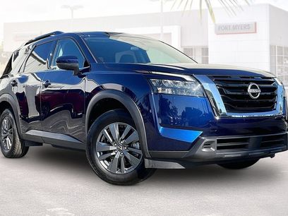 Used 2025 Nissan Pathfinder SV