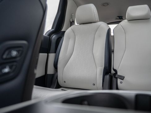 New 2026 Kia Carnival SX w/ SX Dark Edition Package FWD image 33