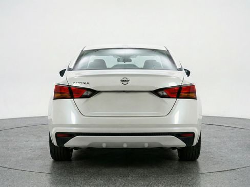Used 2025 Nissan Altima 2.5 SR FWD image 7