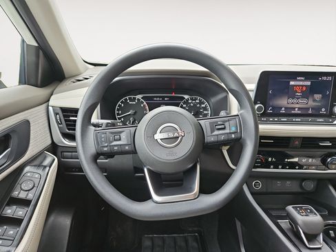Used 2023 Nissan Rogue SV FWD image 12