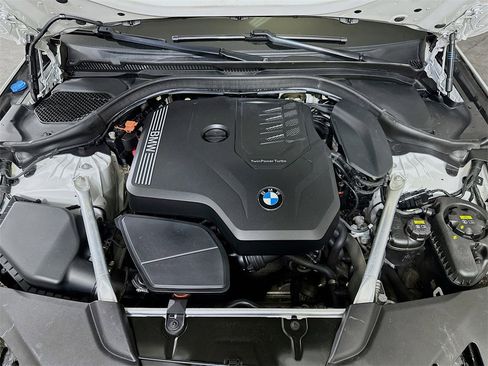 Used 2021 BMW 530i w/ Premium Package image 9