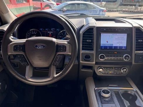 Used 2021 Ford Expedition XLT RWD image 11