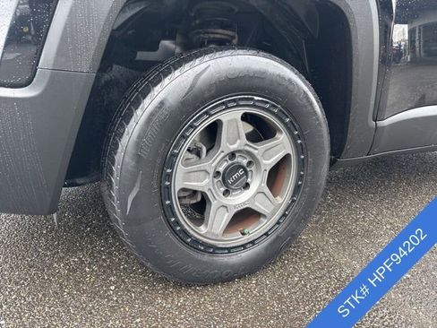 Used 2017 Jeep Renegade Sport w/ Power & Air Group image 4