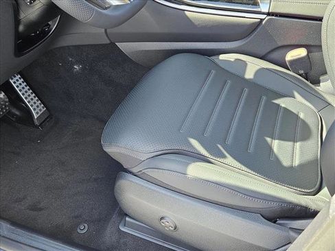 Used 2025 Mercedes-Benz GLC 300 image 4