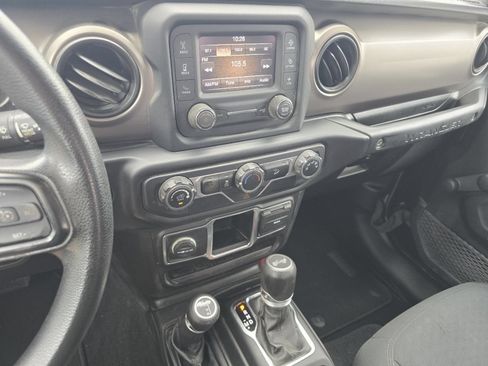 Used 2020 Jeep Wrangler Sport AWD/4WD image 24