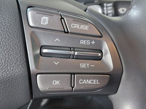 Used 2022 Hyundai Ioniq SE FWD image 25