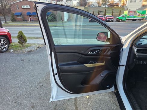 Used 2019 GMC Acadia Denali image 10