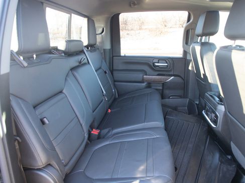 Used 2022 GMC Sierra 3500 Denali w/ Denali Black Diamond Edition image 12