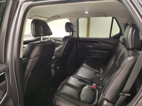 Used 2025 Honda Pilot EX-L image 10