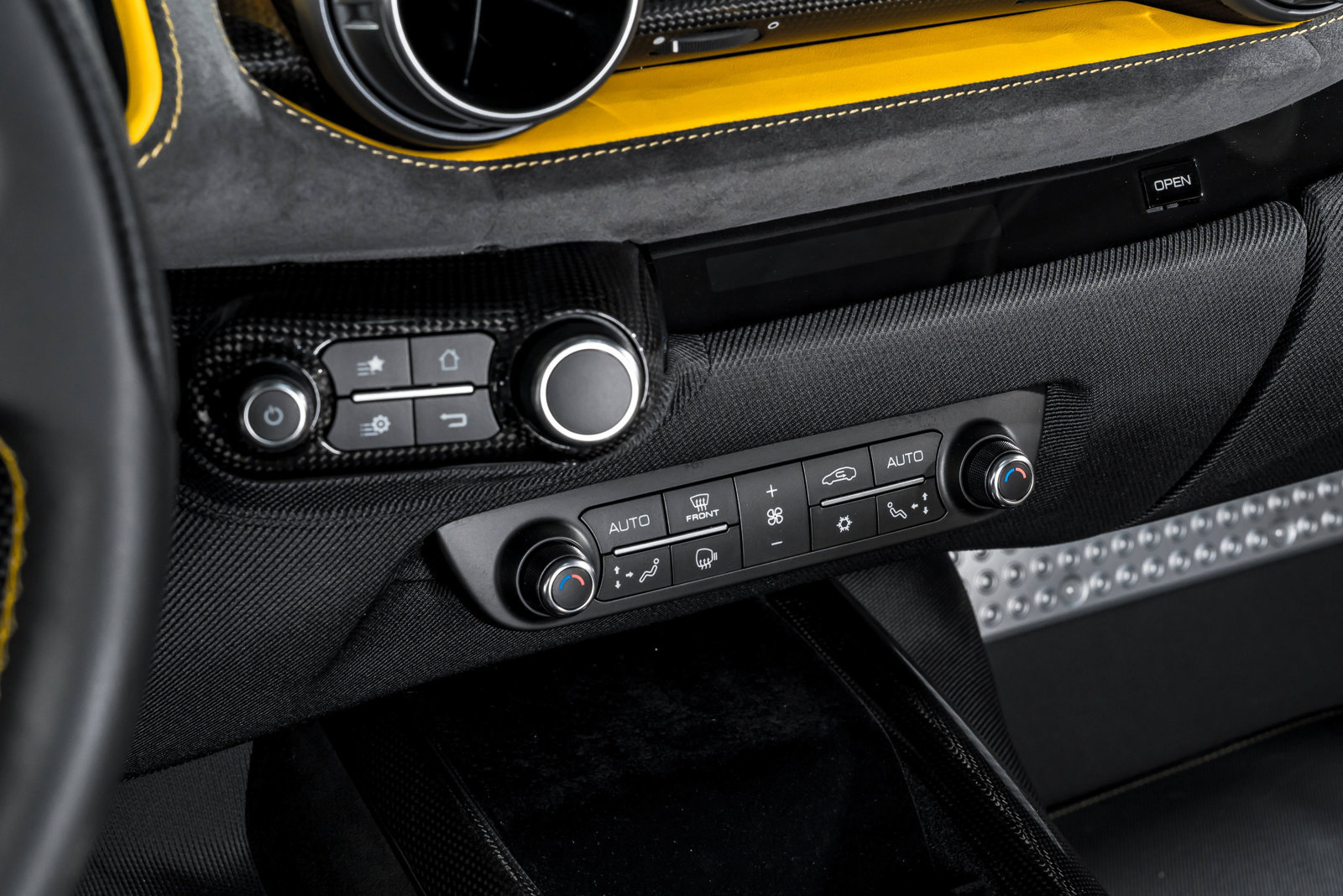 Used 2022 Ferrari 812 Competizione RWD image 21