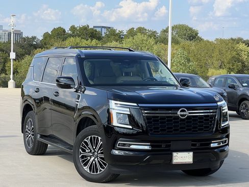 Used 2025 Nissan Armada Platinum RWD image 2