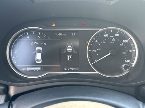 Used 2023 Nissan Versa SR w/ Trunk Package image 28