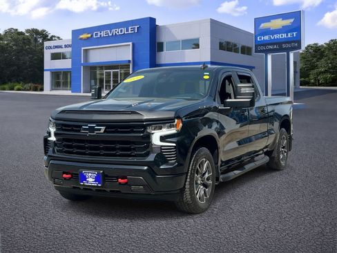 Used 2022 Chevrolet Silverado 1500 RST w/ Convenience Package II AWD/4WD image 2
