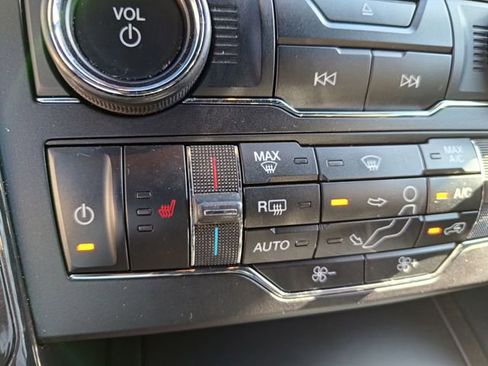 Used 2018 Ford Explorer XLT w/ Equipment Group 202A image 20