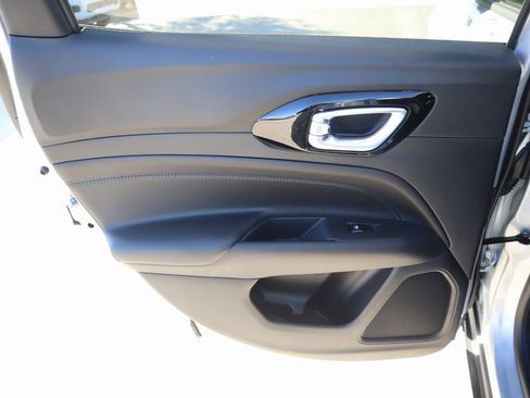 New 2026 Jeep Compass Latitude image 16