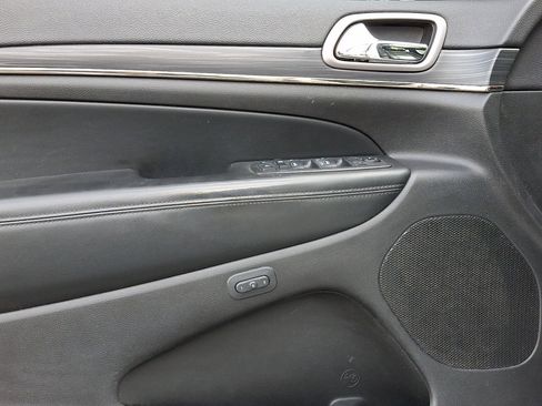 Used 2020 Jeep Grand Cherokee Limited X image 18