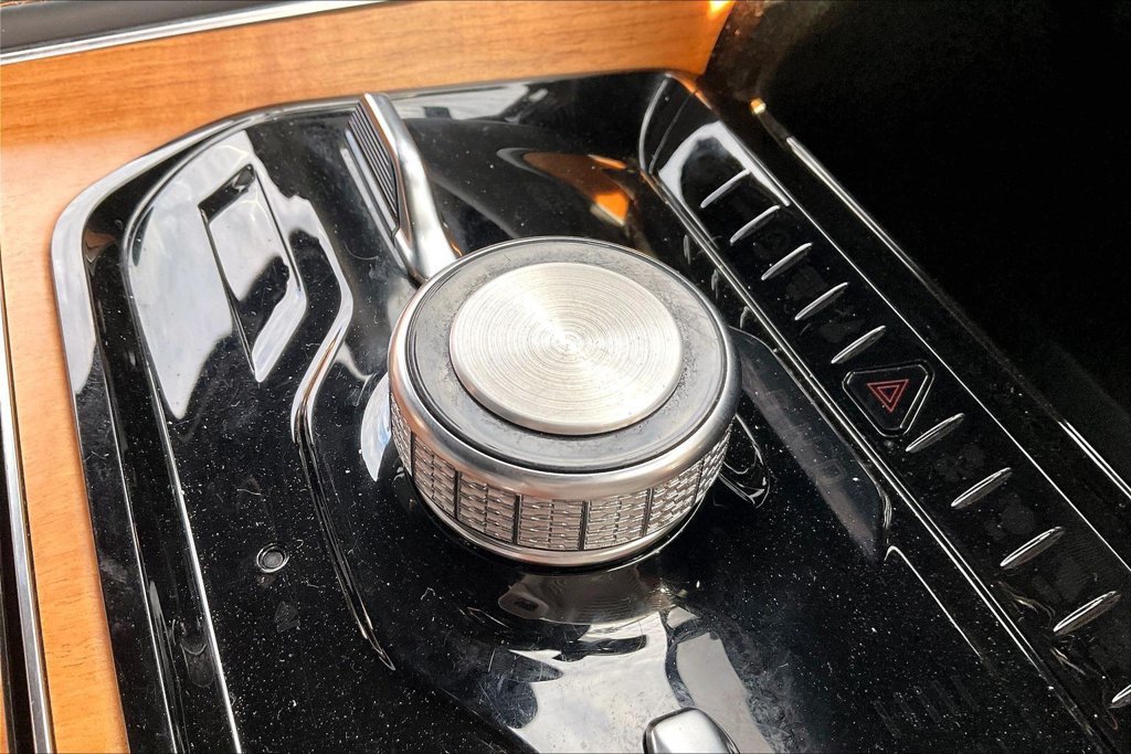 Used 2023 Jeep Grand Wagoneer L Series III AWD/4WD image 39