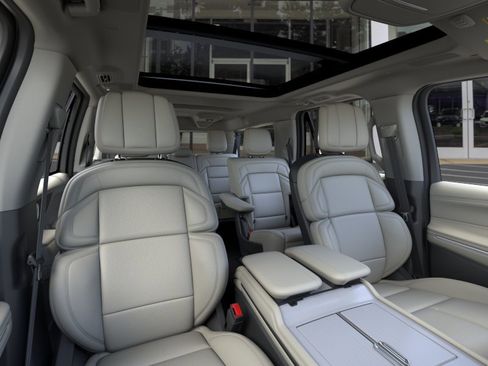New 2026 Lincoln Navigator L Reserve AWD/4WD image 10