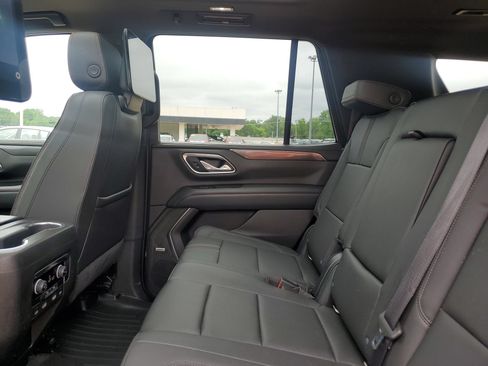 Used 2021 Chevrolet Tahoe RST w/ Rear Media and Nav Package AWD/4WD image 32