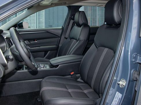 Used 2025 MAZDA CX-50 AWD 2.5 S w/ Cargo Package image 6