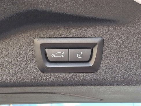 Used 2024 BMW X7 xDrive40i w/ Premium Package image 30