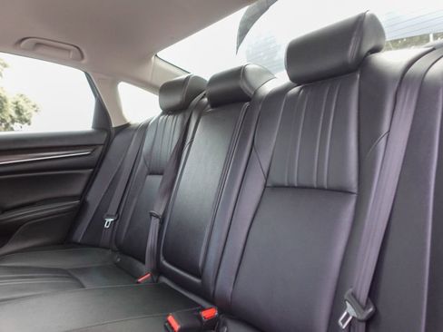 Used 2020 Honda Accord Touring image 26