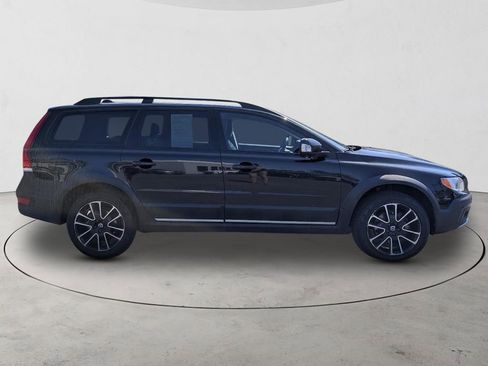 Used 2016 Volvo XC70 T5 Premier w/ Proximity Package AWD/4WD image 4